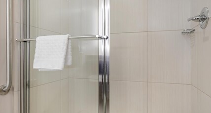 Best Western Plus Revelstoke Room Type - Suite-1 King Bed, Non-Smoking, Executive Room, Sofabed, Work Desk, Wi-Fi, Full Breakfast
