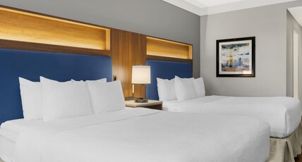 Best Western Plus Revelstoke Room Type - 2 Queen Beds, Non-Smoking, Pet Friendly Room, Microwave And Refrigerator, Wi-Fi, Full Breakfast