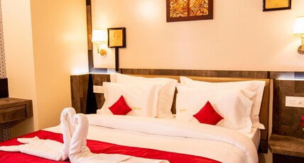 Hotel Prabha Palace Room Type - Super Deluxe Room With King Bed Hotel Prabha Palace Room Type - Super Deluxe Room With King Bed