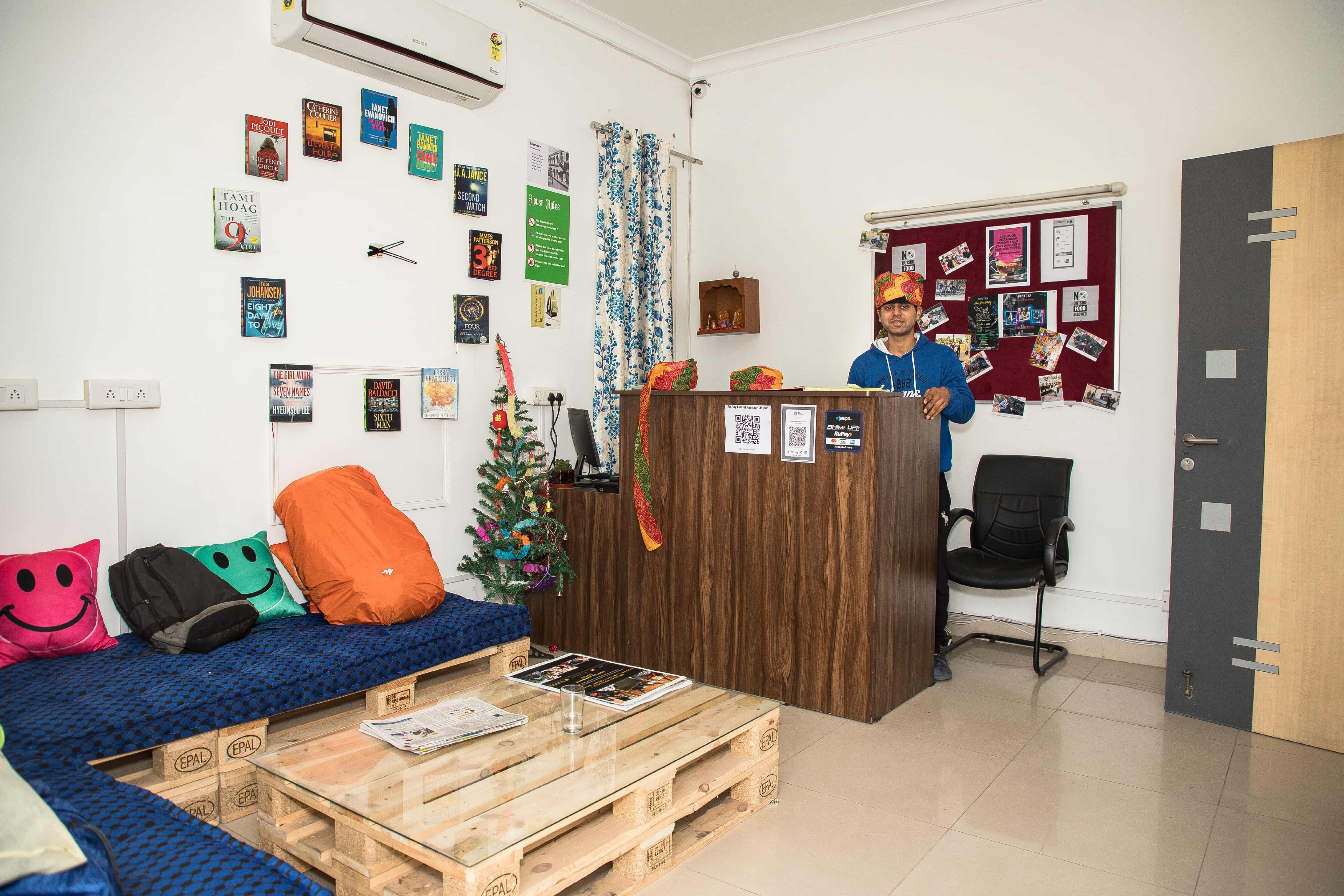 Hostel Karwaan Jaipur - Tap to explore photos