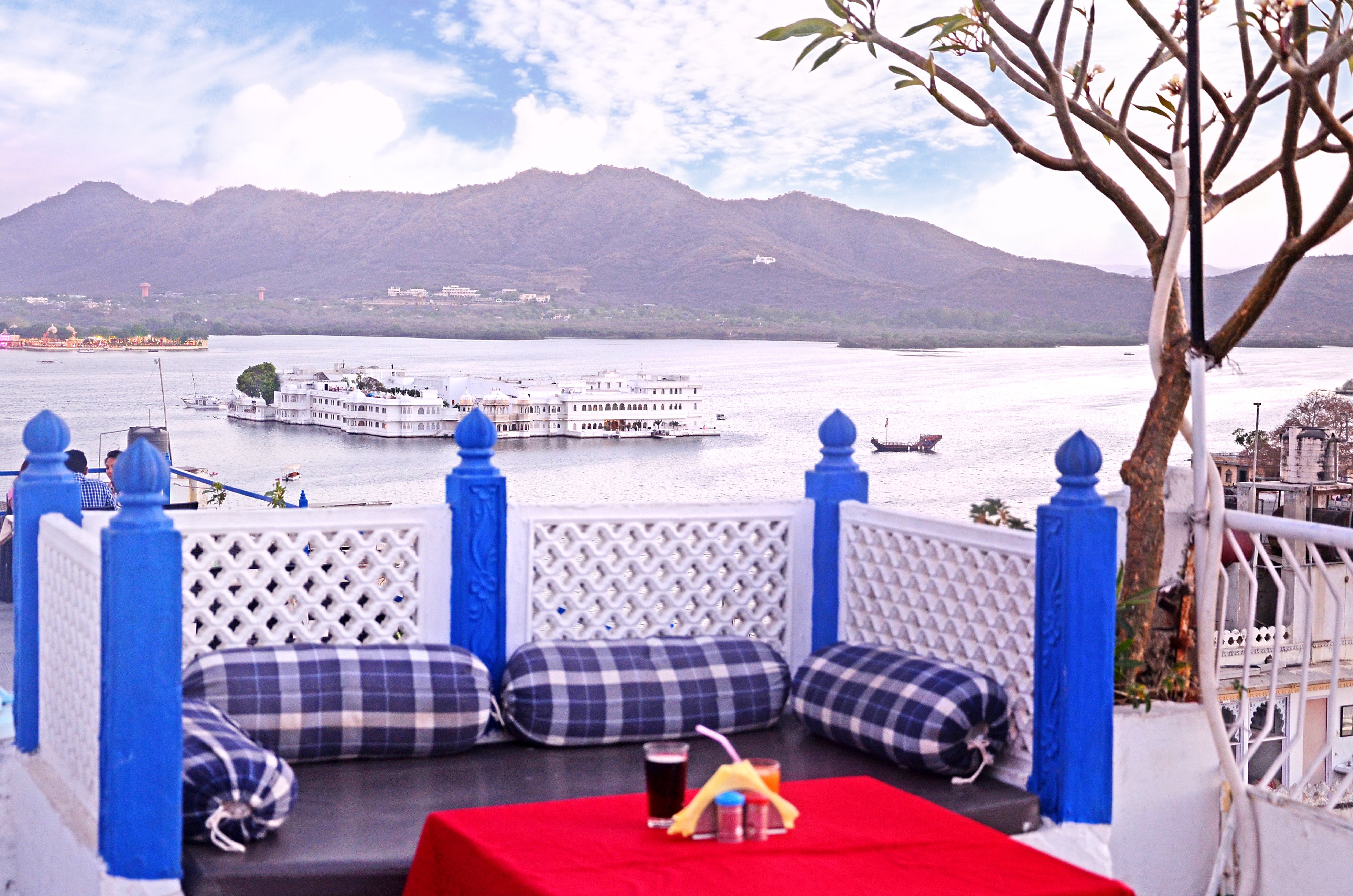 The Lake View Hotel - On Lake Pichola