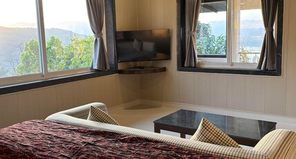 The Green Gate Resort Room Type - Prajot Villa II Premium with Balcony and Jacuzzi (450 mtrs from reception)