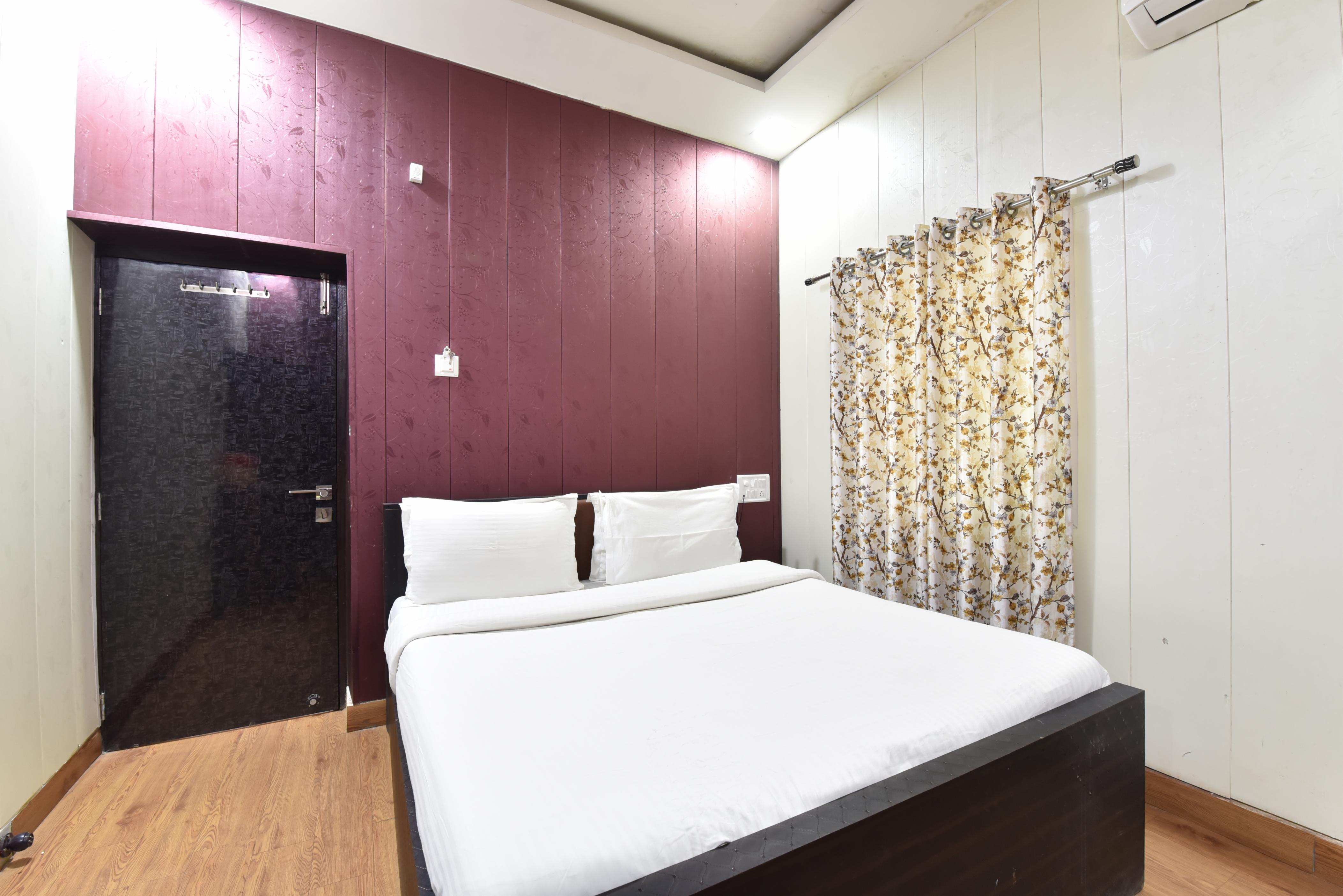 Hotel Jaisal - Tap to explore photos