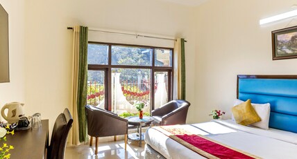 Vaapi Comfort Inn (A Unit Of SAM Hotels) Room Type - Deluxe Room