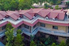 Vaapi Comfort Inn (A Unit Of SAM Hotels)