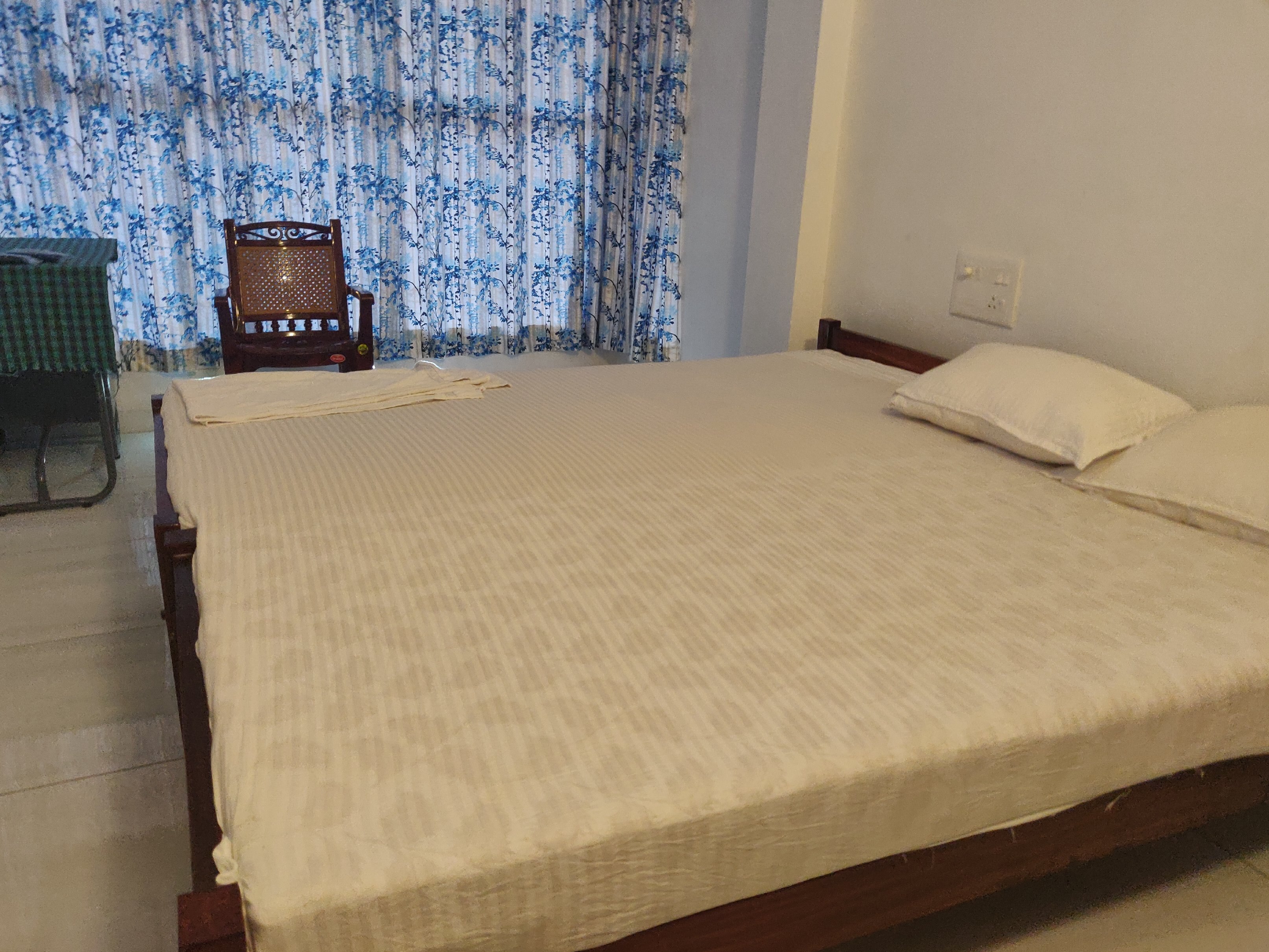 Royal Holidays Homestay - Tap to explore photos