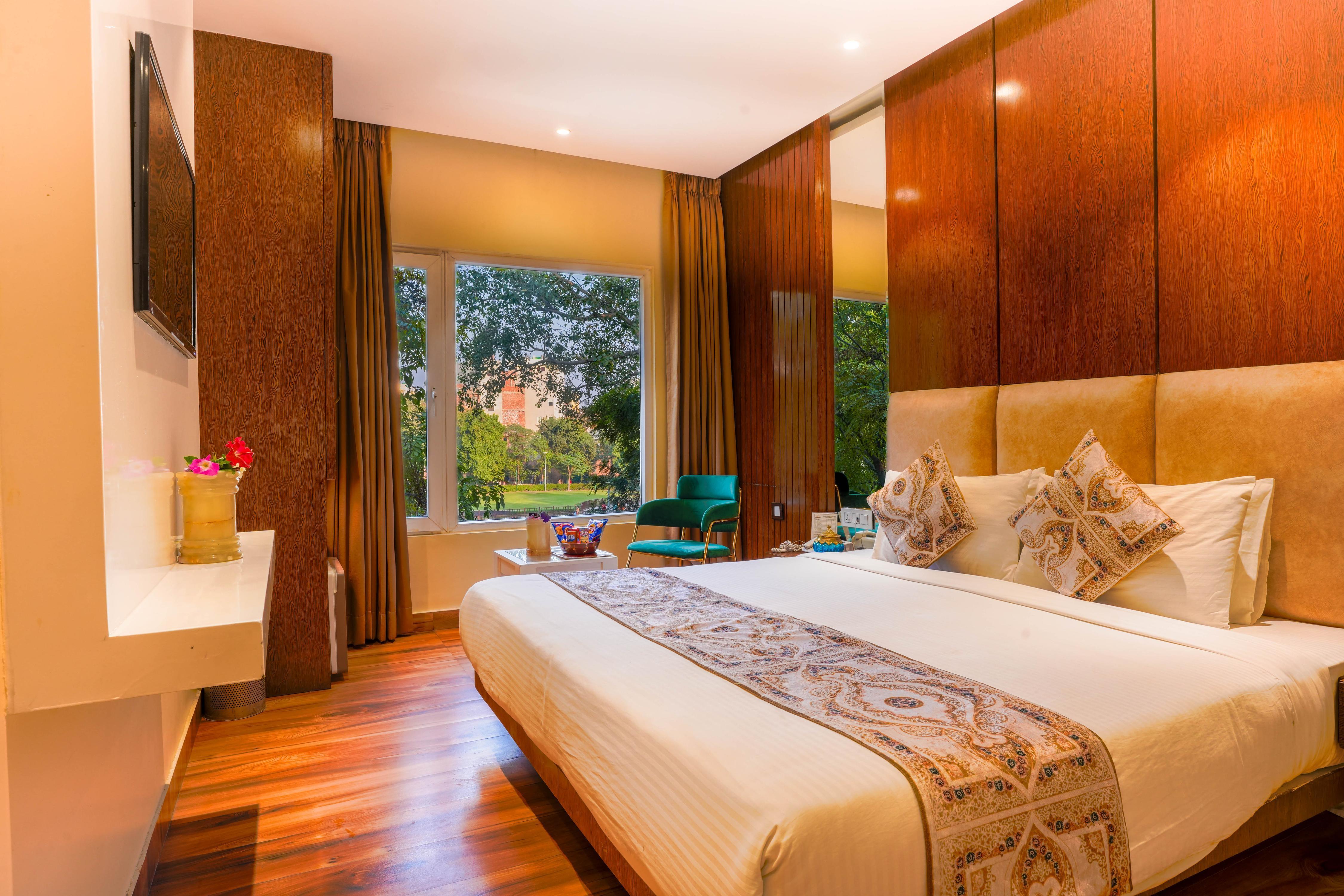 Stamps Golden Lagoon By Eight Continents - Opposite to Golden Temple