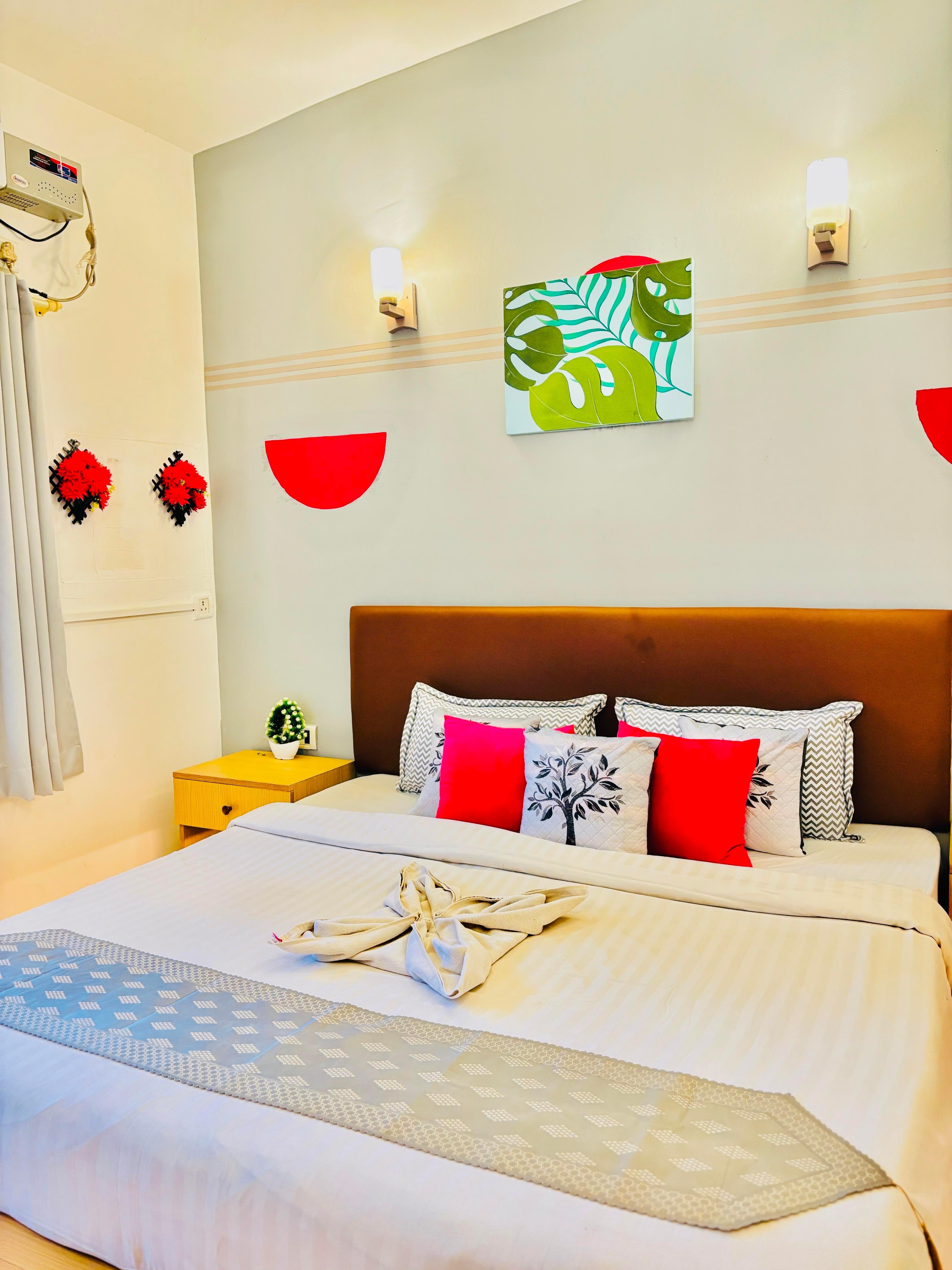 Hotel Linda by Dia Hotels - Tap to explore photos