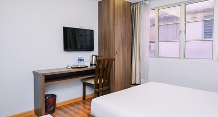 Swing & Pillows - USJ Taipan Room Type - Deluxe Triple Room