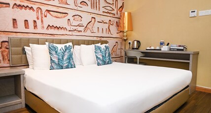 Swing & Pillows - USJ Taipan Room Type - Standard King Room