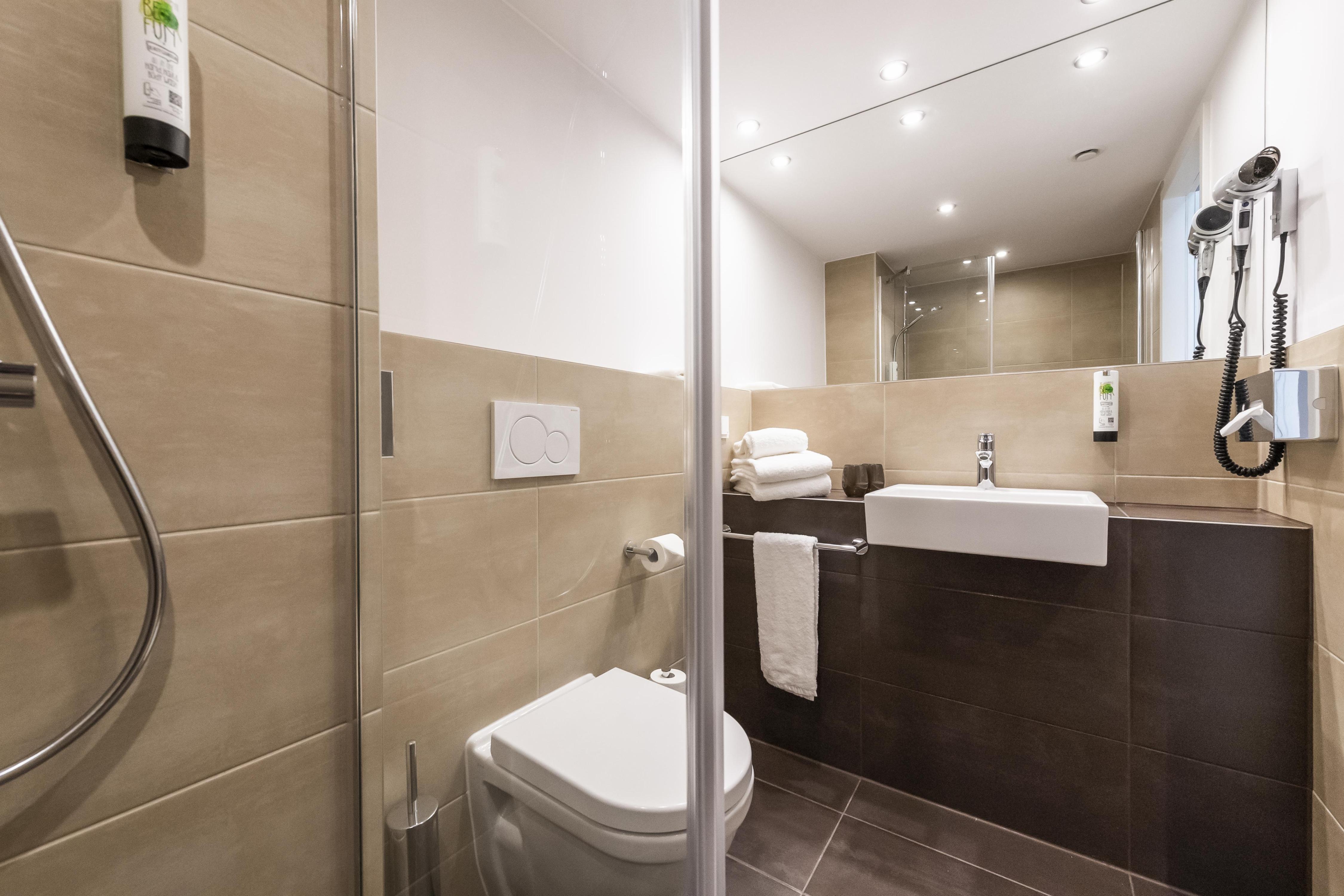 HARBR. Hotel Heilbronn , a member of Radisson Individuals  Room Type - Superior Room