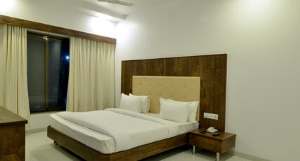 HOTEL DWARKA PARK Room Type - Deluxe Double Bed Room
