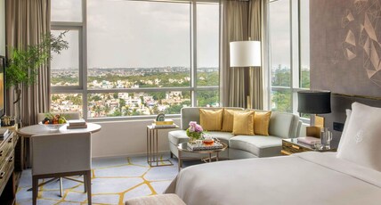 Four Seasons Hotel Bengaluru at Embassy One Room Type - Premier Room King Higher Floor with Bathtub Four Seasons Hotel Bengaluru at Embassy One Room Type - Premier Room King Higher Floor with Bathtub