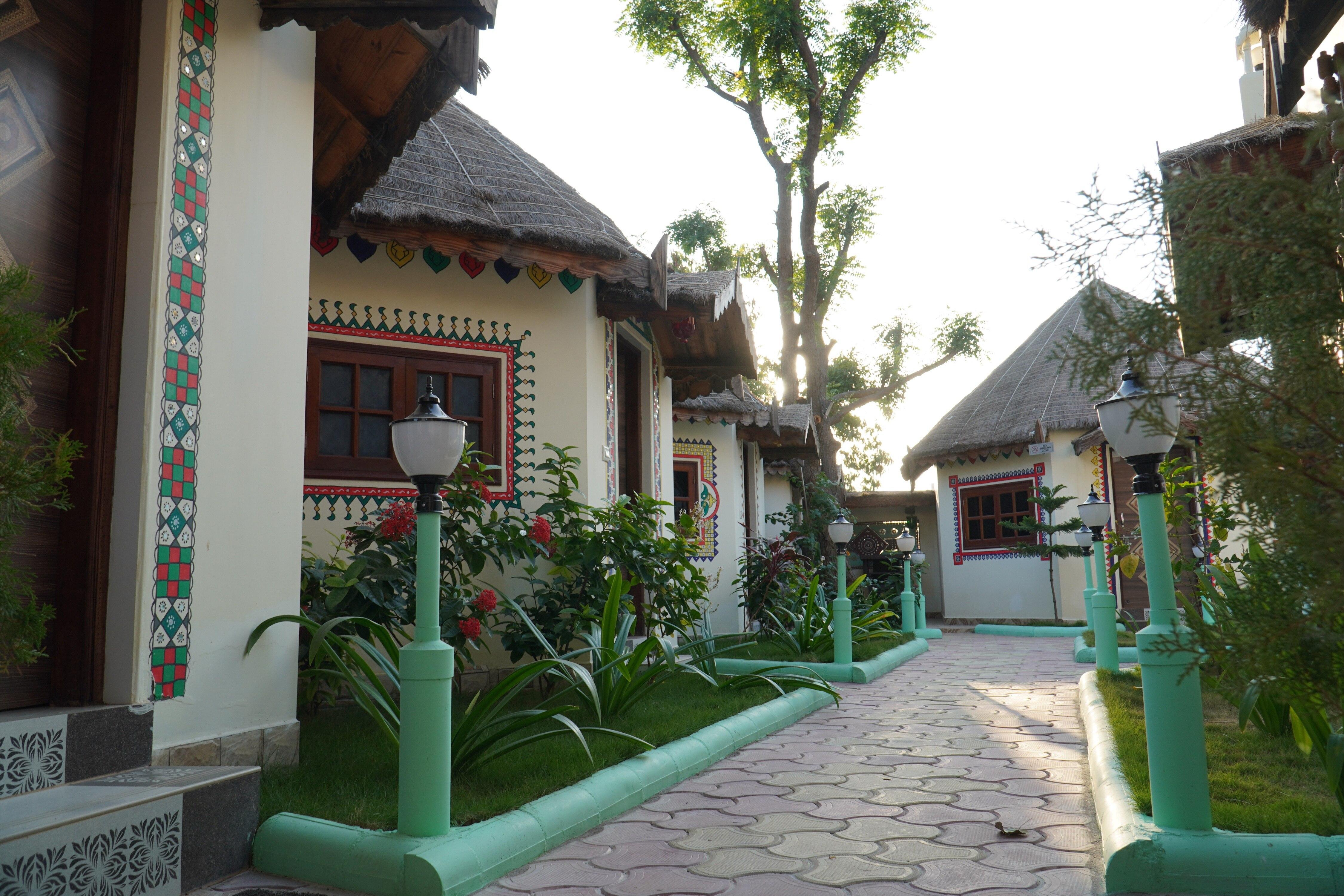 SHYAM HOMESTAY Room Type - Deluxe AC Bhunga