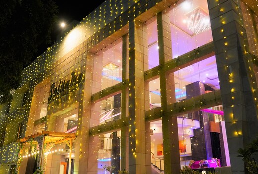 Solitaire Hotel & Banquets
