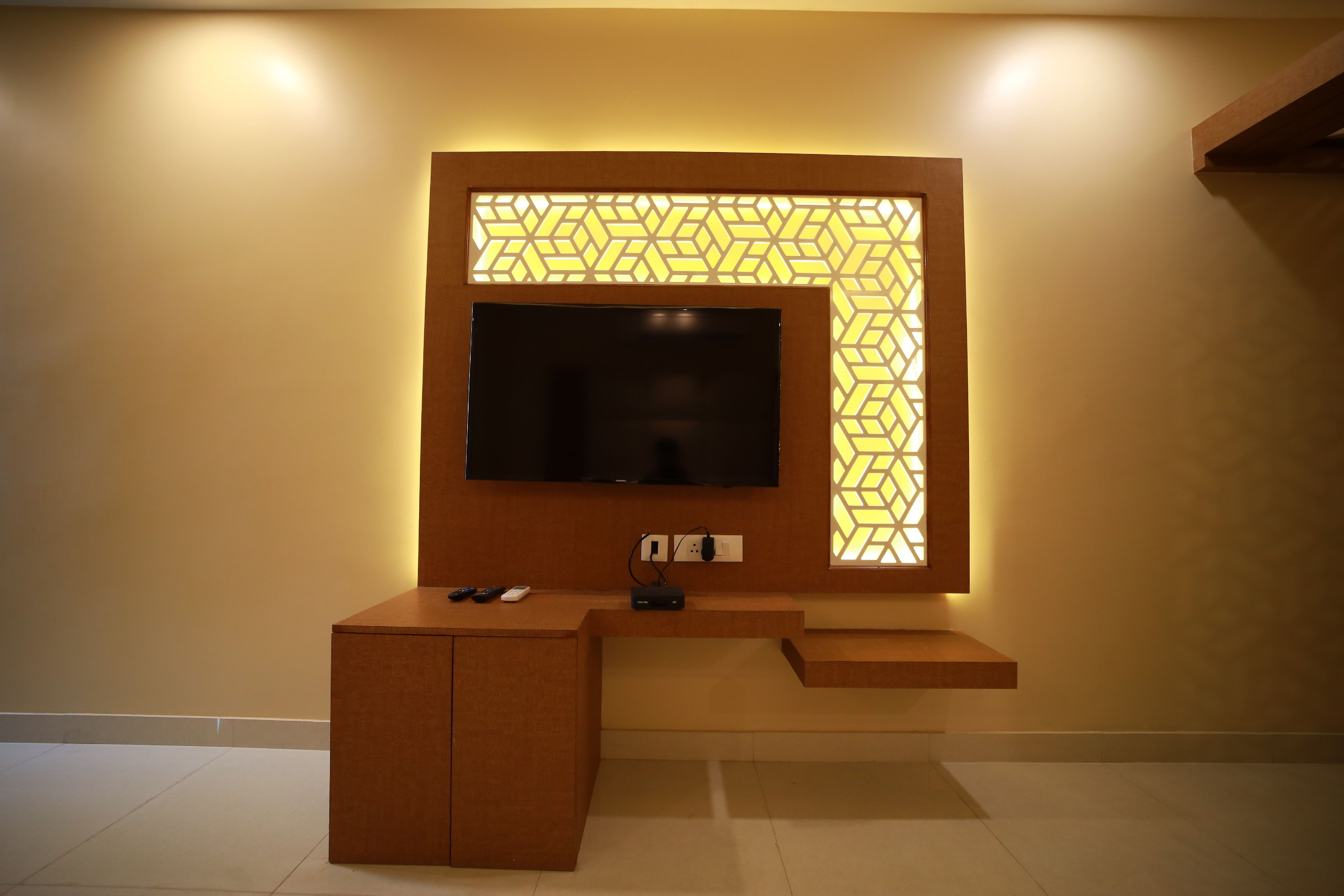 Hotel Neerja Inn - Tap to explore photos