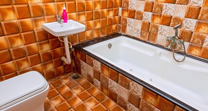 Sri Balaji's Villa and Residence | Rooms & Caretaker Room Type - Deluxe Suite with Bathtub (Private Room)