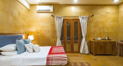 Hotel Grand Khalifa Room Type - Luxury room with bathtub