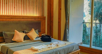 Devas Retreat - Mountain View Property Room Type - Mountain View Cottage Room with Private Balcony