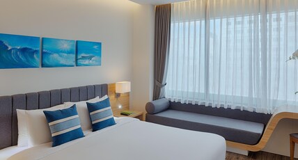 Parosand Da Nang Hotel -Belle Maison Parosand Da Nang Hotel Room Type - Deluxe Double Room with Partial Sea View