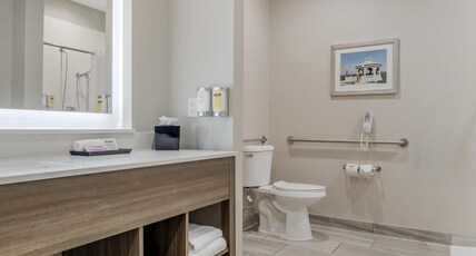 Executive Residency by Best Western Corpus Christi Room Type - Accessible - 1 King, Mobility Accessible, Roll In Shower, Kitchenette, Activity Table, Armchair, Non Executive Residency by Best Western Corpus Christi Room Type - Accessible - 1 King, Mobility Accessible, Roll In Shower, Kitchenette, Activity Table, Armchair, Non