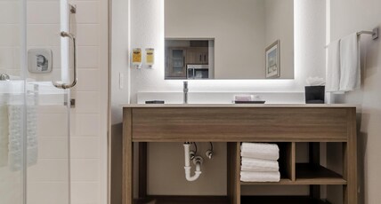 Executive Residency by Best Western Corpus Christi Room Type - 1 King Bed, Non-Smoking, Sofabed, Bayview, Kitchenette, Chair, Wi-Fi, Full Breakfast Executive Residency by Best Western Corpus Christi Room Type - 1 King Bed, Non-Smoking, Sofabed, Bayview, Kitchenette, Chair, Wi-Fi, Full Breakfast