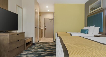 Executive Residency by Best Western Corpus Christi Room Type - 2 Queen Beds, Non-Smoking, Bayview, Kitchenette, Chair, Wi-Fi, Full Breakfast