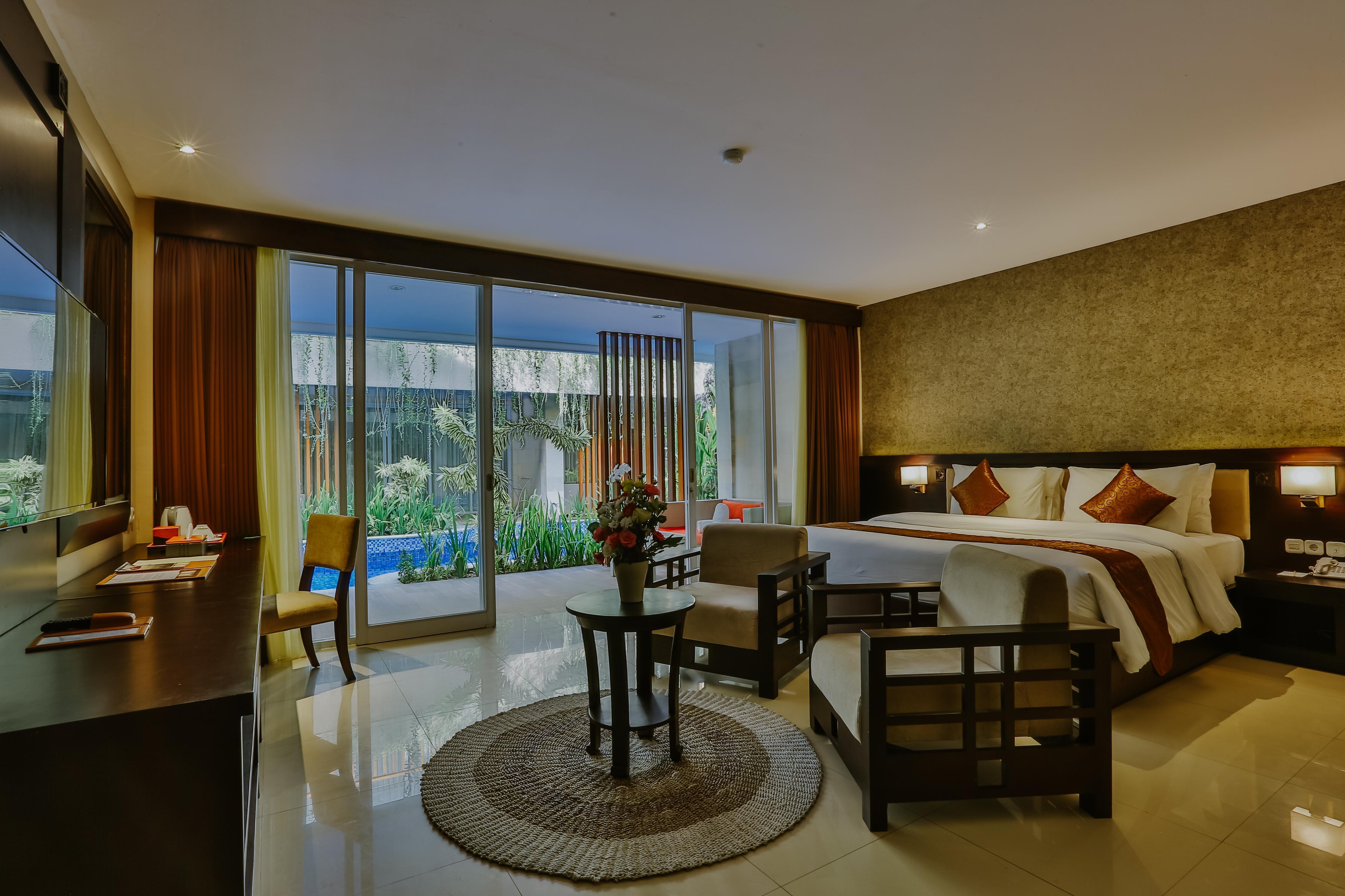 D'nusa Beach Club and Resort - Tap to explore photos