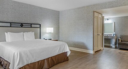 SureStay Hotel by Best Western Camarillo Room Type - 1 King Bed, Non-Smoking, Whirlpool, Sofabed, Microwave And Refrigerator, High Speed Internet Access, SureStay Hotel by Best Western Camarillo Room Type - 1 King Bed, Non-Smoking, Whirlpool, Sofabed, Microwave And Refrigerator, High Speed Internet Access,