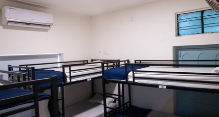 Slackpackr Hostel Room Type - Bed in 10-Bed Mixed Dormitory Room