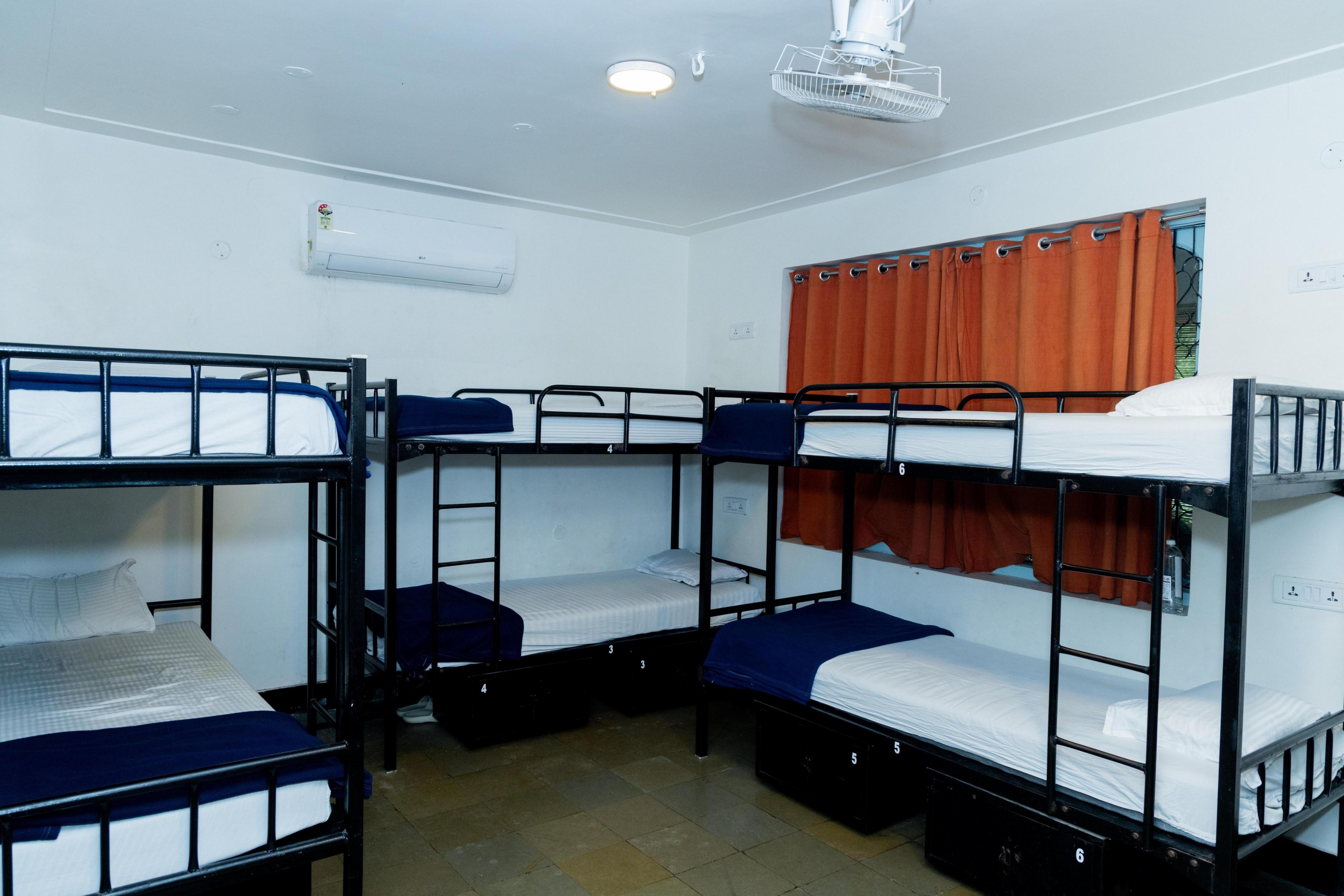 Slackpackr Hostel Room Type - Bed in 8-Bed Mixed Dormitory Room