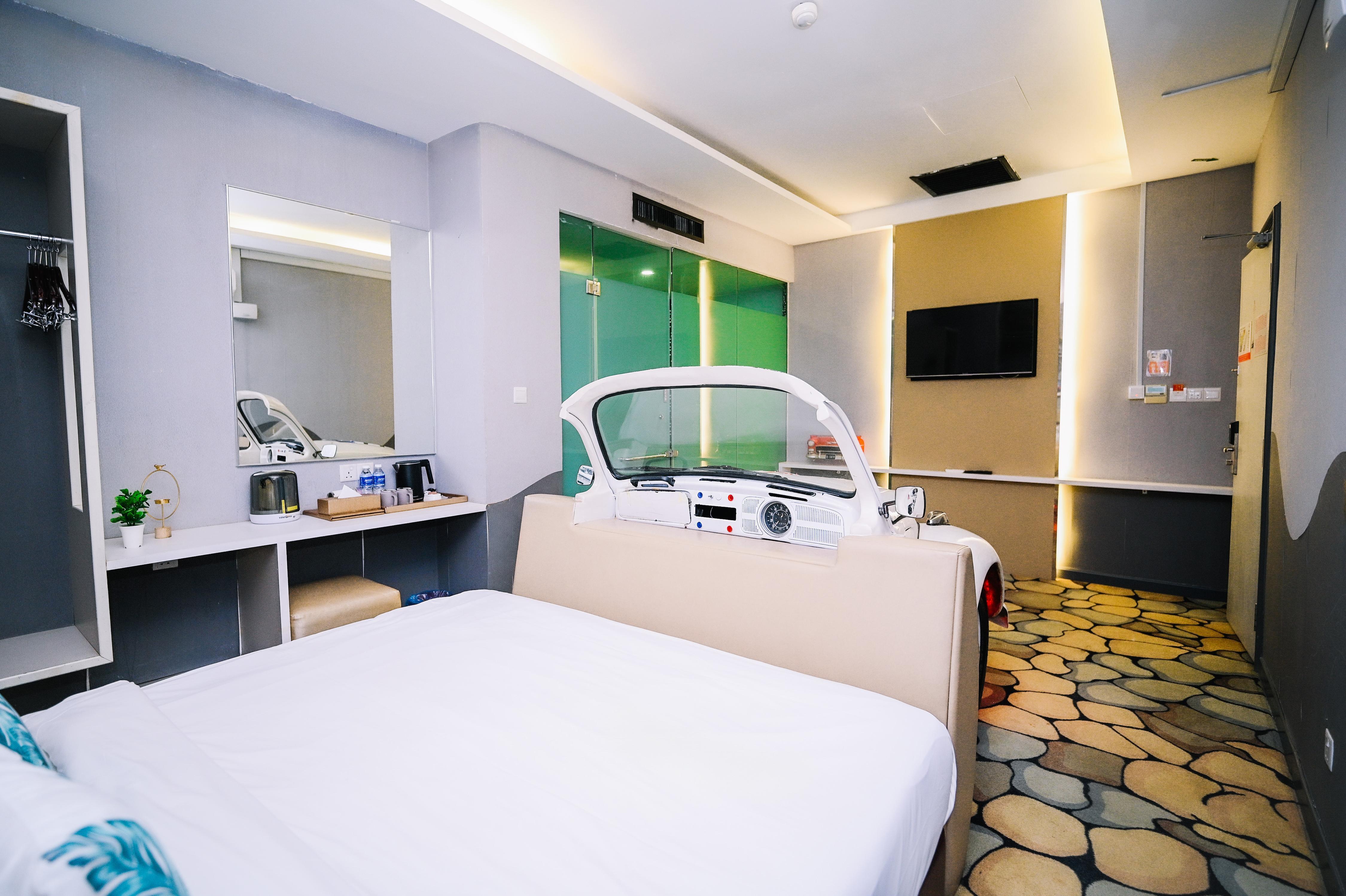 Kingston Hotel 3, Kuala Lumpur - Tap to explore photos