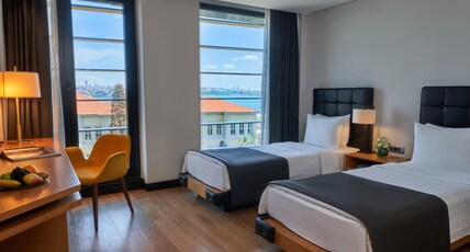 Metropolitan Hotels Bosphorus Room Type - Deluxe Sea View Twin Bed Metropolitan Hotels Bosphorus Room Type - Deluxe Sea View Twin Bed