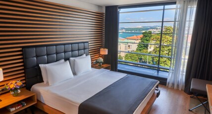 Metropolitan Hotels Bosphorus Room Type - Deluxe Sea View French Bed Metropolitan Hotels Bosphorus Room Type - Deluxe Sea View French Bed