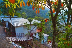 Hanging Cottage By Bull Adventure 0042