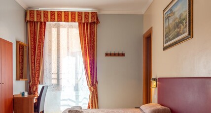Alessandro Palace & Bar Hostel Room Type - Double or Twin Room Ensuite Alessandro Palace & Bar Hostel Room Type - Double or Twin Room Ensuite
