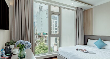 Cicilia Saigon Center Room Type - Premier Deluxe Double with City View