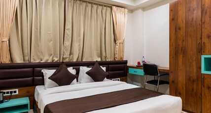 Hotel The Grand Shaurya Room Type - Deluxe Room
