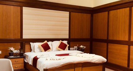 Holiday Valley Nature Resorts Room Type - Royal Suite front sit-out area