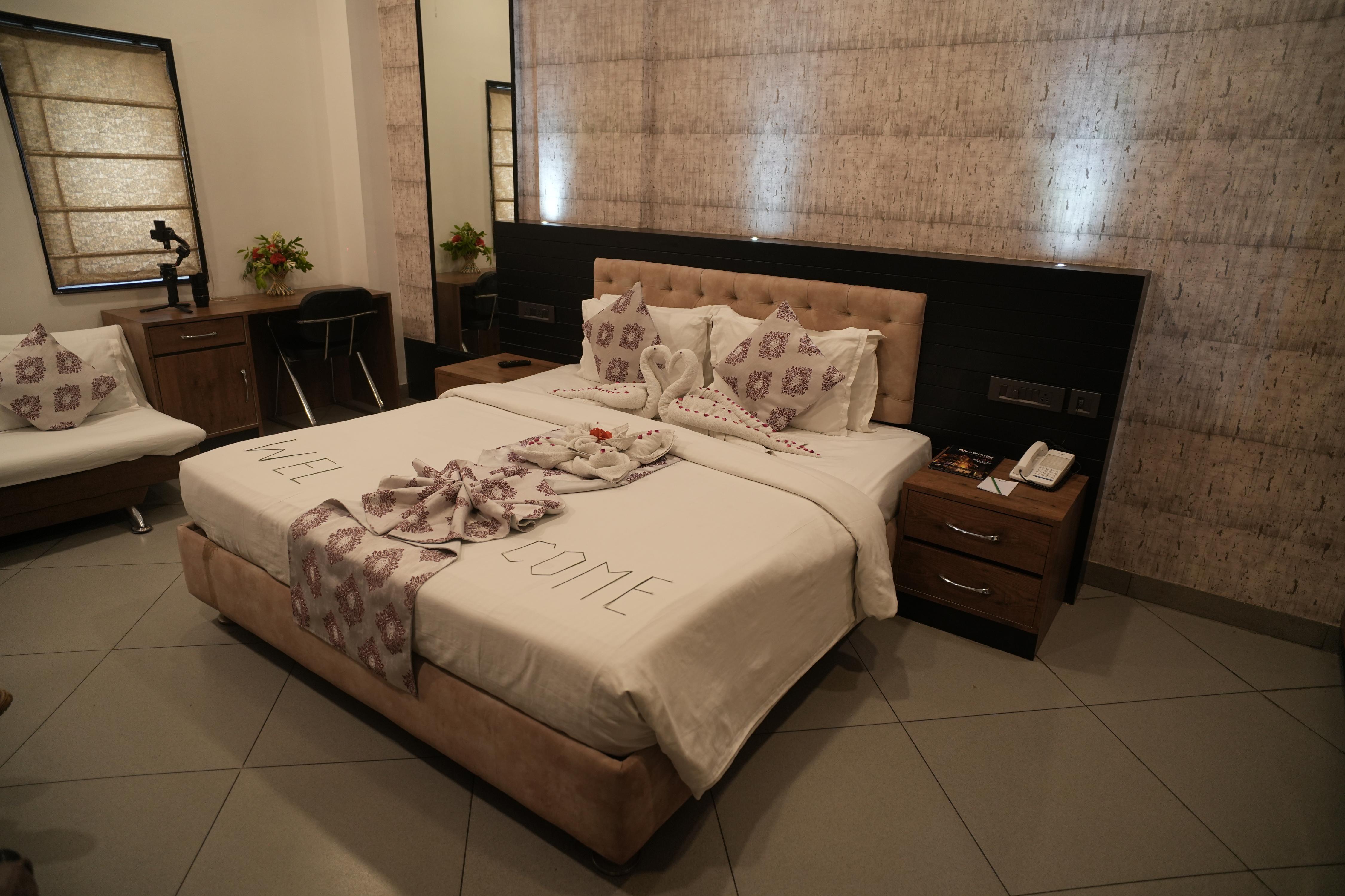 Nakshatra Hotel, Lucknow