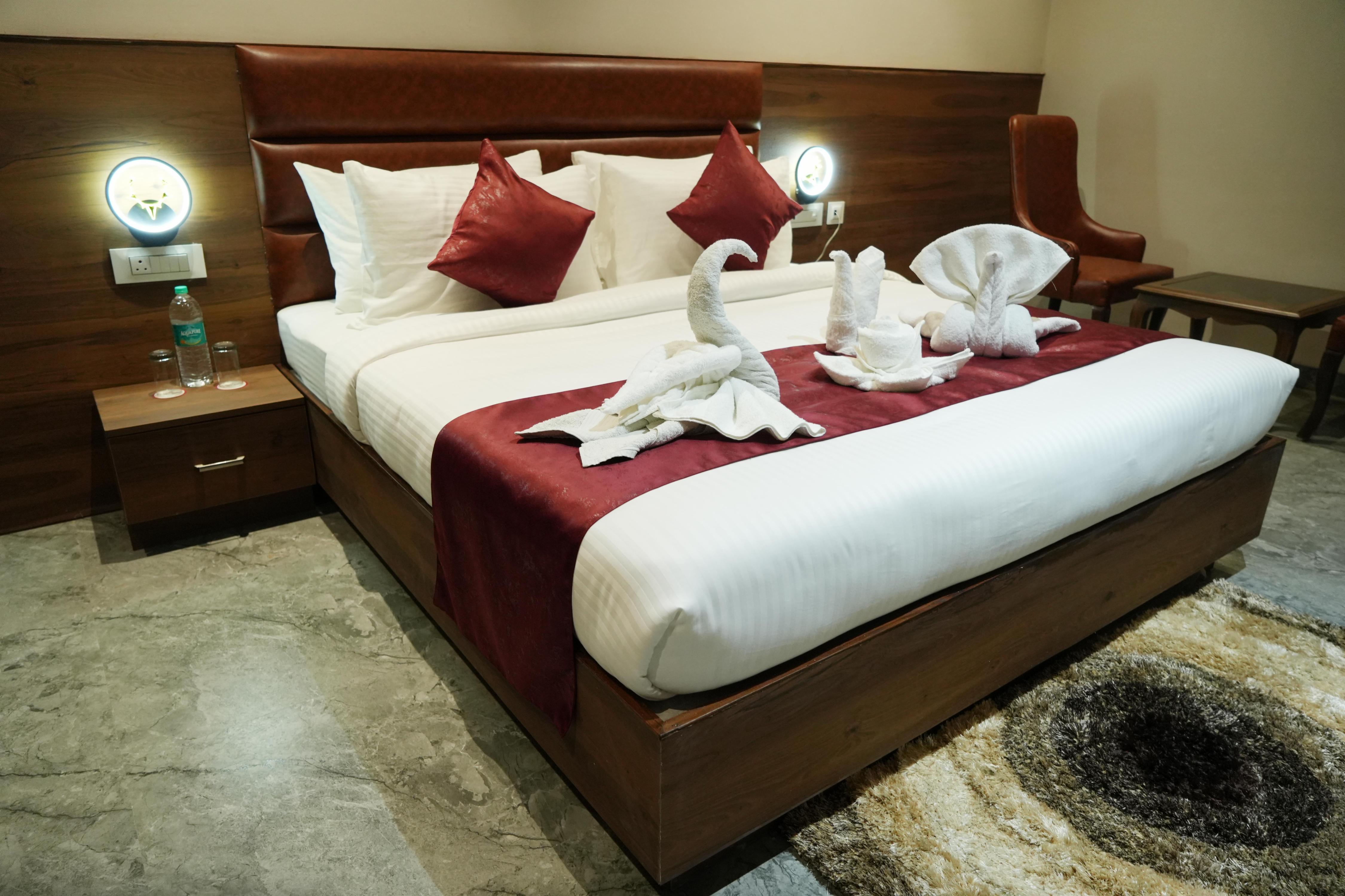 Hotel The Lamp Room Type - SUITE ROOM WITH BATH TUB