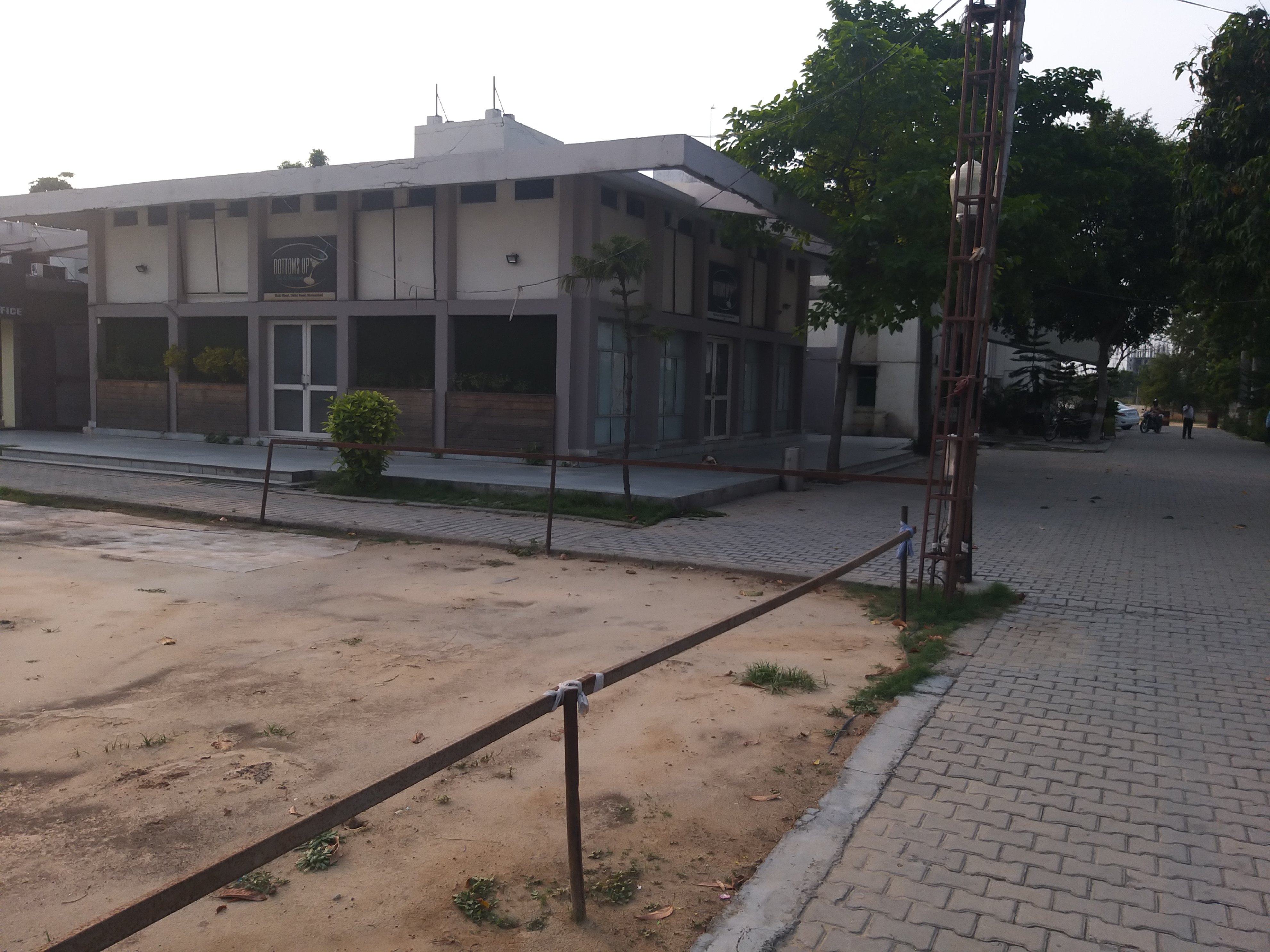 UPSTDC Tourist Bungalow, Moradabad (2KM from Water Kingdom and Eco herbal Park) - Tap to explore photos