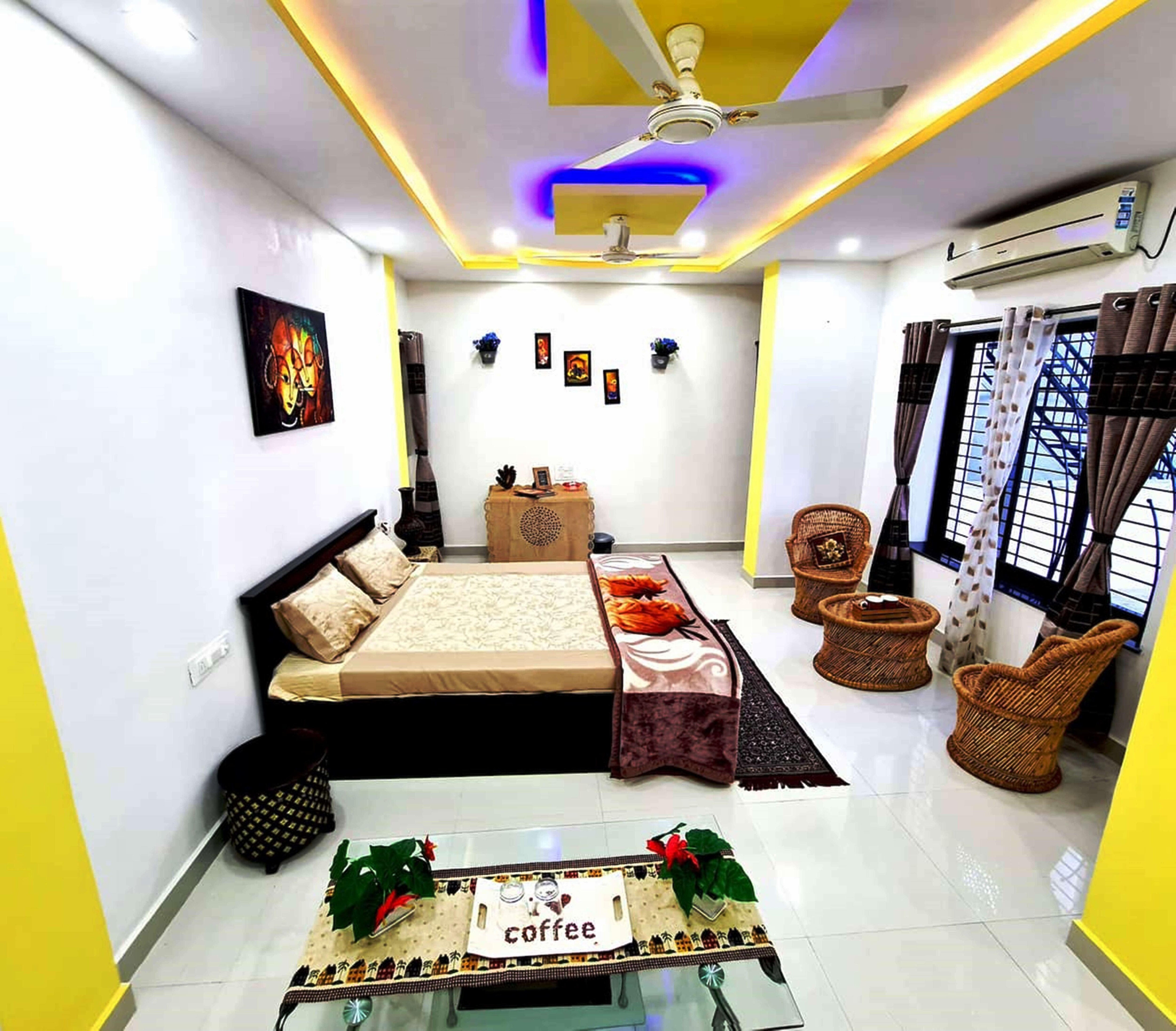 Luxurious AC Room W/Private Entrance & Breakfast - Tap to explore photos