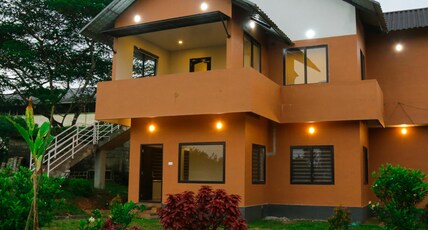 Cee Cee Grand Room Type - Two Bedroom Cottage with Balcony