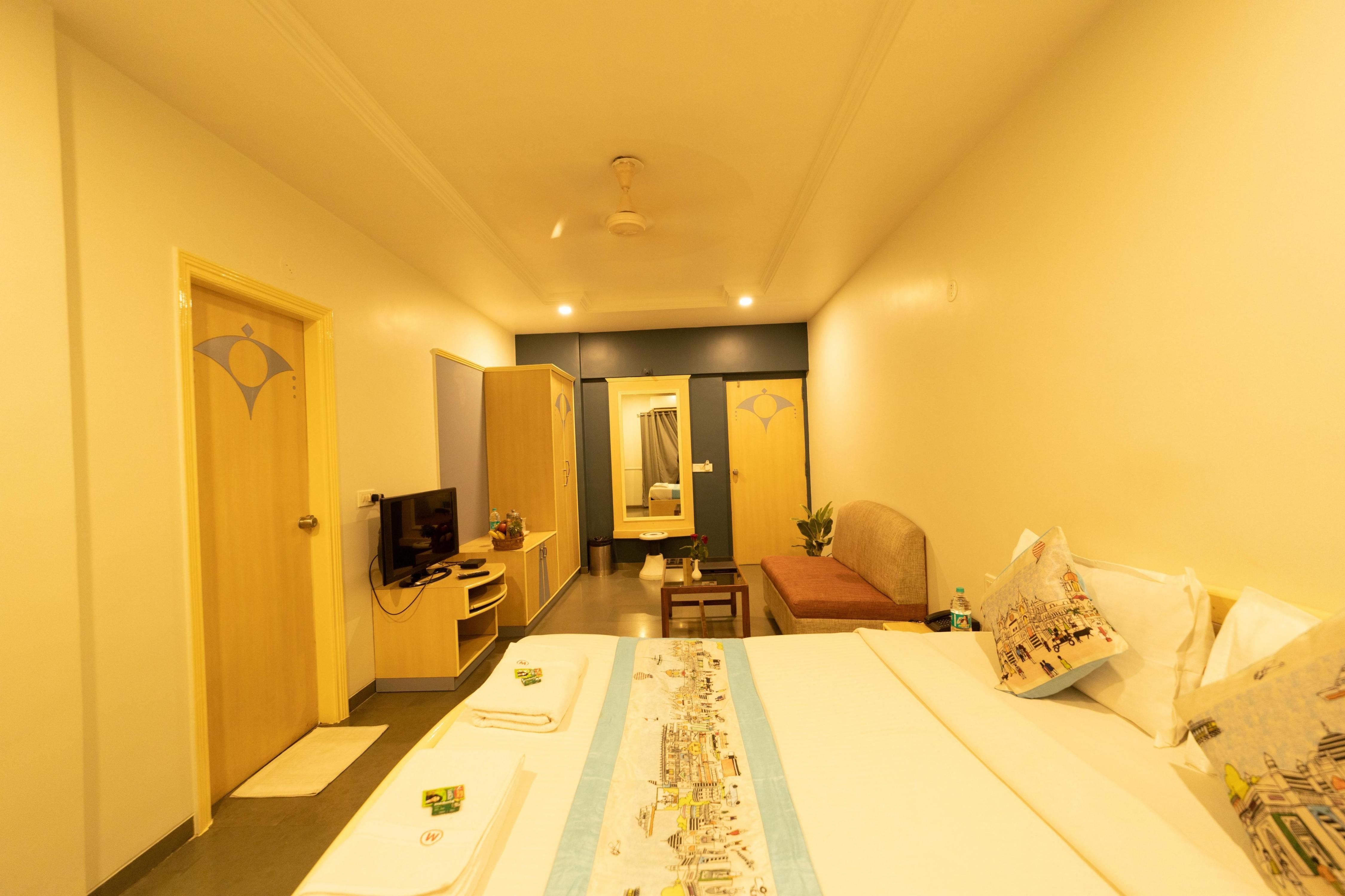Hotel Ratnalok Room Type - Double Deluxe Room