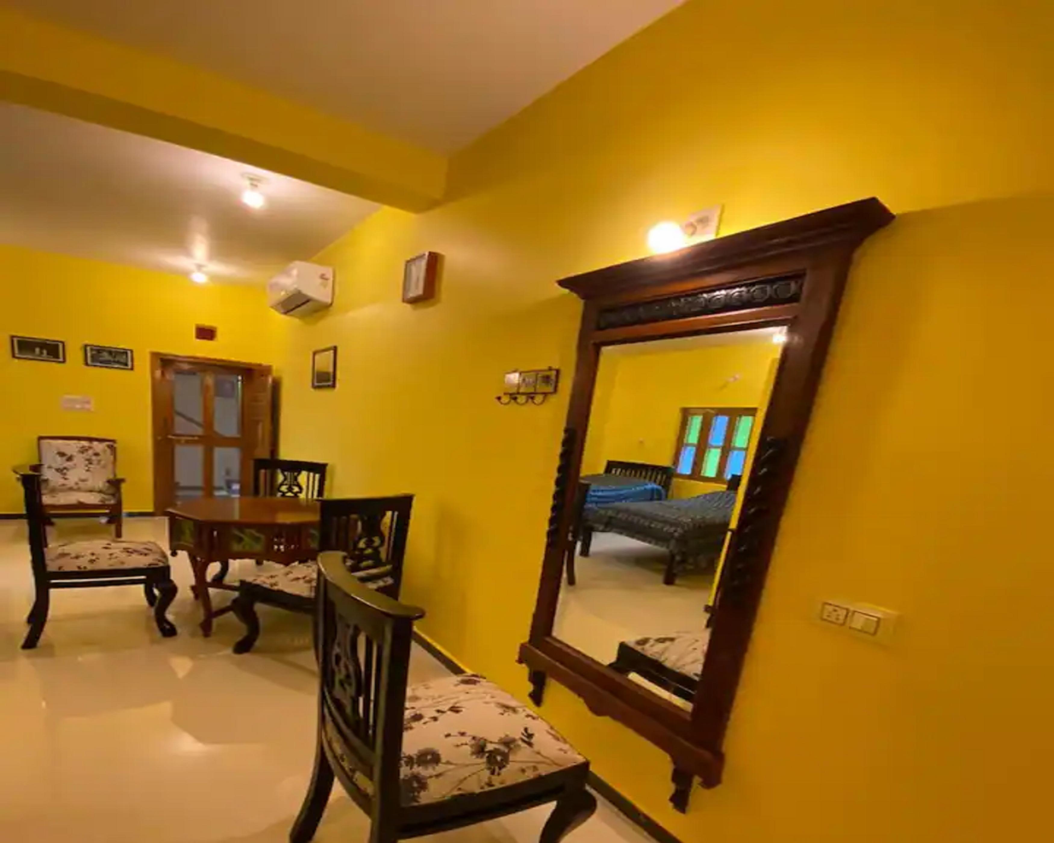 Sharad Baug Palace Homestay - Tap to explore photos