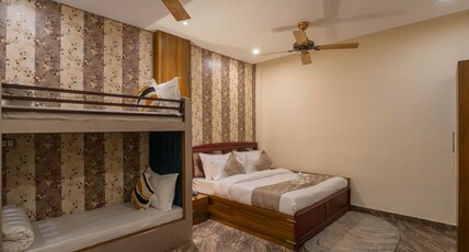 Perfectstayz Premium @ Harkipauri Road Room Type - Four Bedded Family Suite with Room Heater Perfectstayz Premium @ Harkipauri Road Room Type - Four Bedded Family Suite with Room Heater