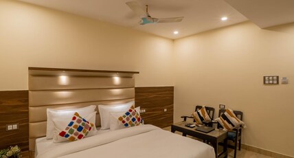 Perfectstayz Premium @ Harkipauri Road Room Type - Deluxe Room