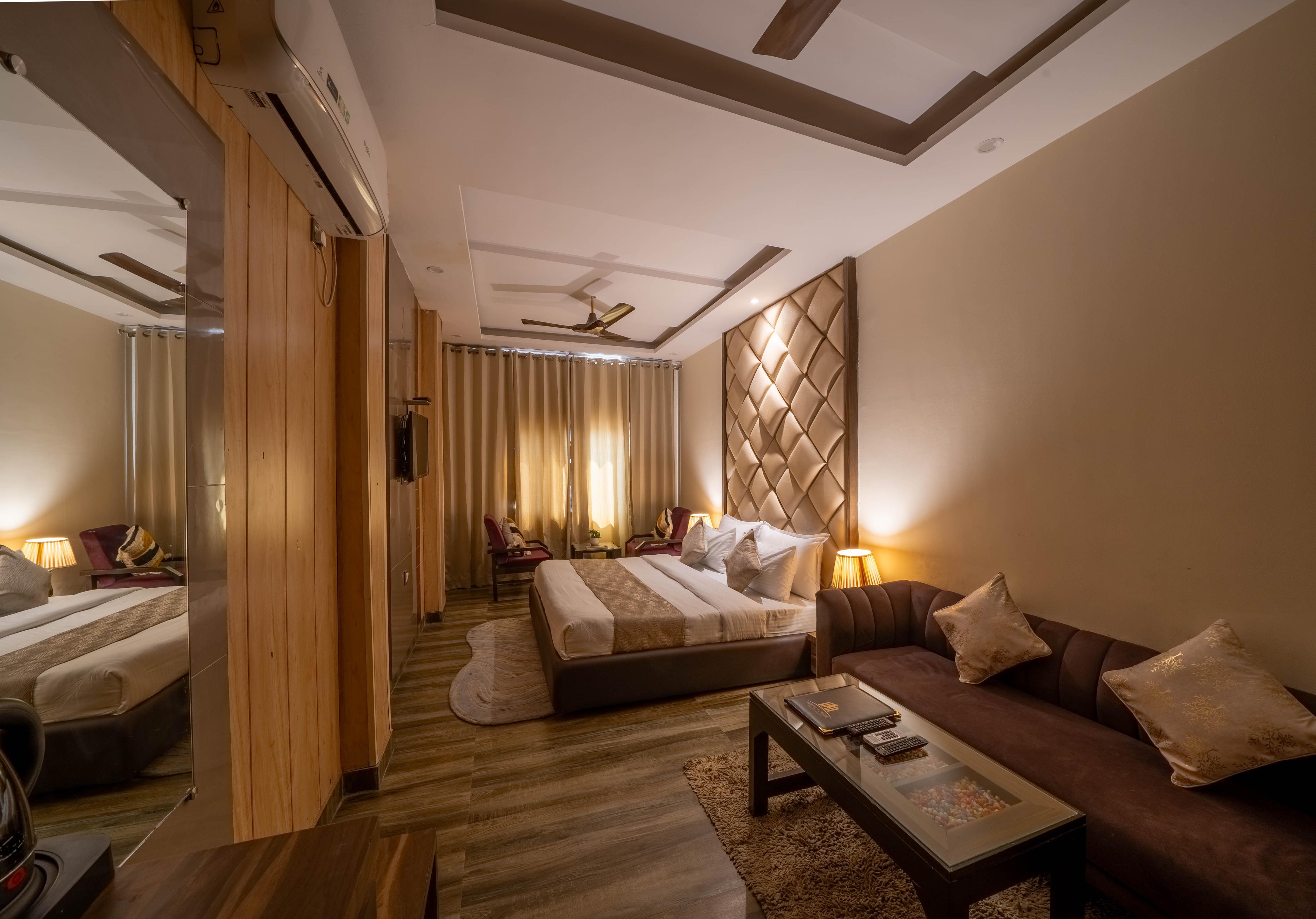 Perfectstayz Premium @ Harkipauri Road Room Type - Executive Room