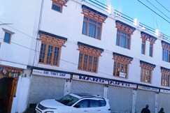 White House | 5 Min Walking From Leh Mall Road